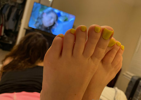 sweettoes4u onlyfans leaked pics