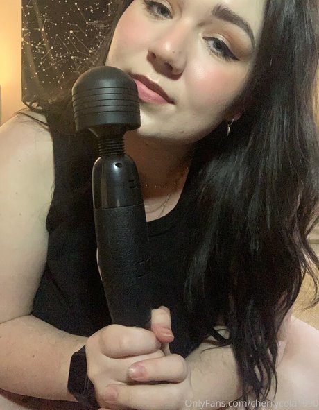 Cherrycola1990 onlyfans gratis