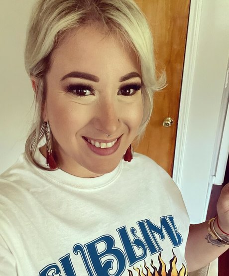 Goddessluna106 onlyfans model photo