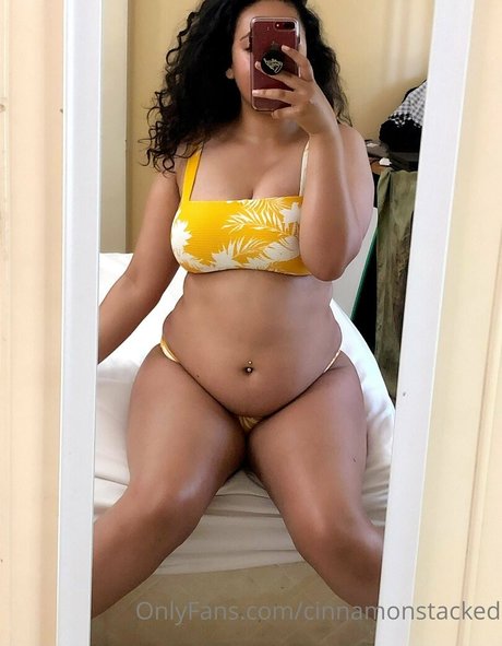 cinnamonstacked onlyfans picture