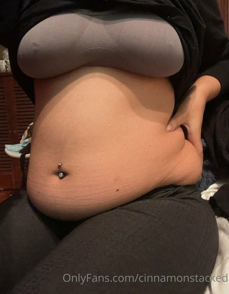 cinnamonstacked onlyfans boobs