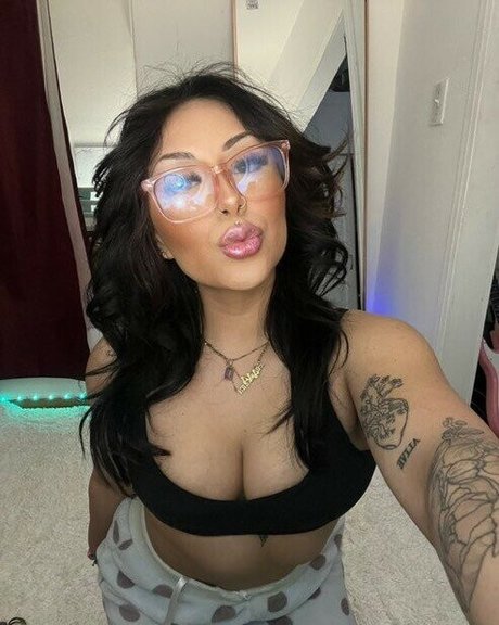 scarlettviv onlyfans nudes