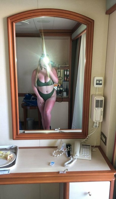 Alexandra Spencer is on onlyfans