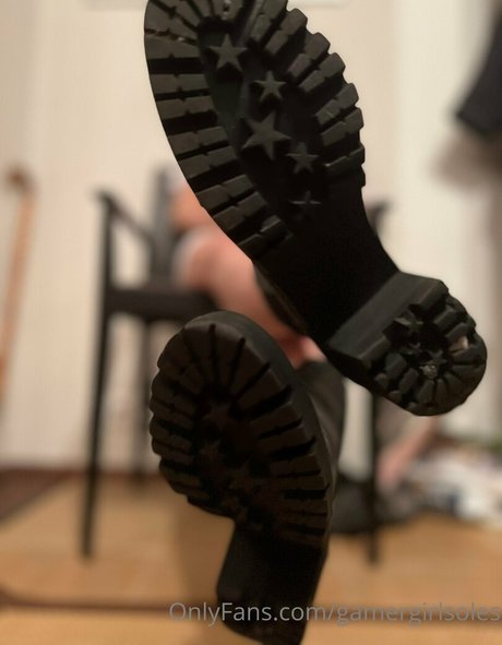 gamergirlsoles on onlyfans