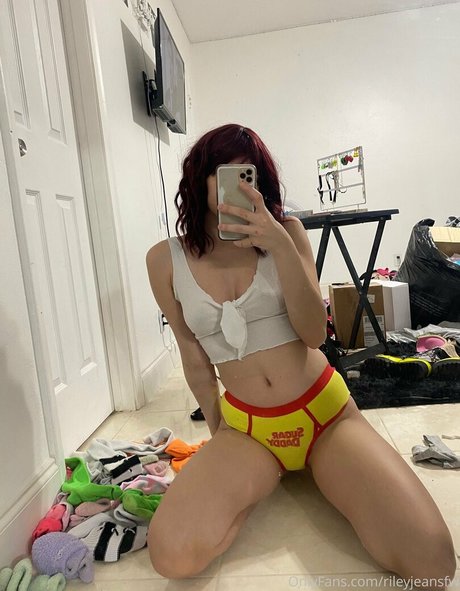 rileyjeansfw onlyfans nudes