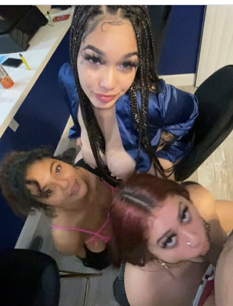 phantomlizzy onlyfans explicit content