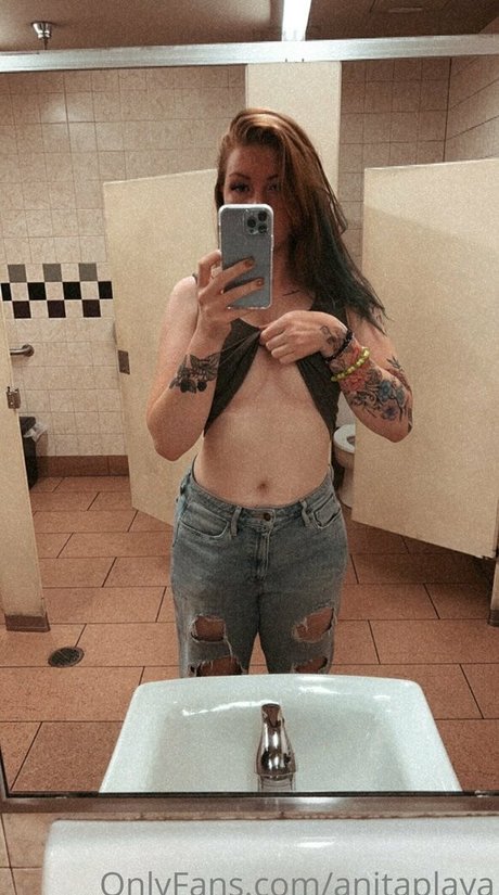 Anita Playa onlyfans leaks.