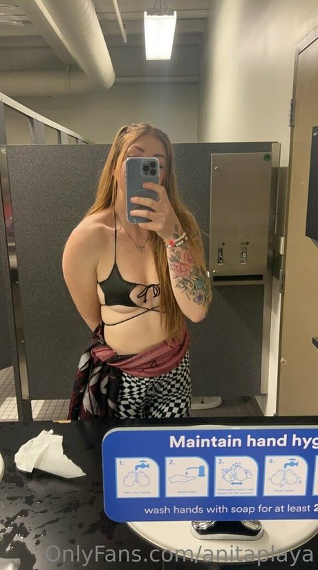 Anita Playa onlyfans star