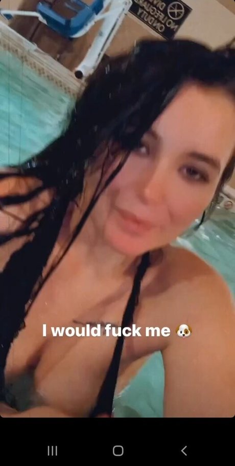 Selena USAF Babe naked onlyfans pics