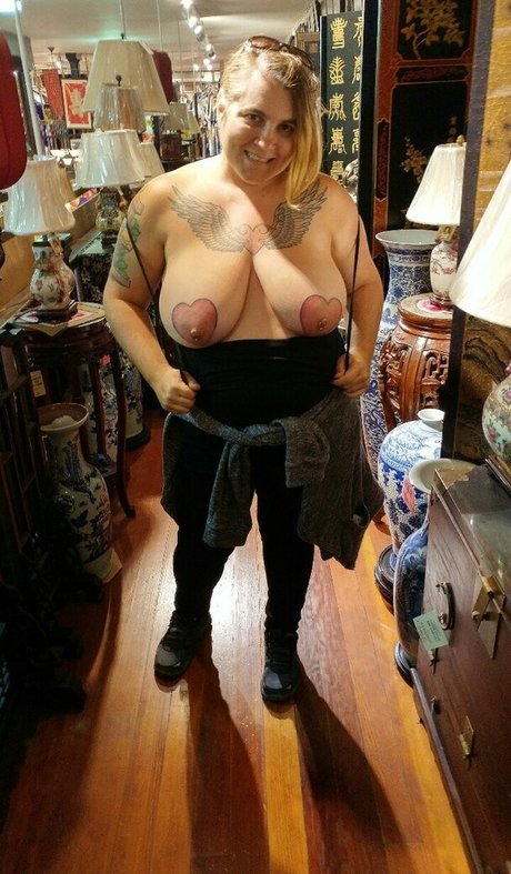 Celeste Woodrow only fans nudes