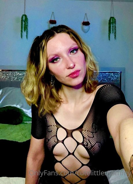 cutelittlemommy nudes only fans