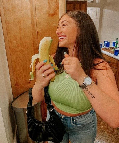 Nikki Kay naked onlyfans pics