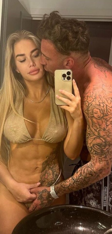 Justyna Zdolinska onlyfans sexy