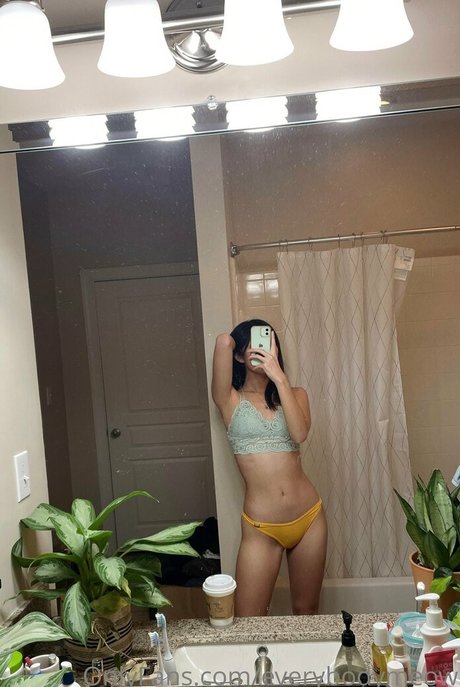 everybodymeow onlyfans pics nude