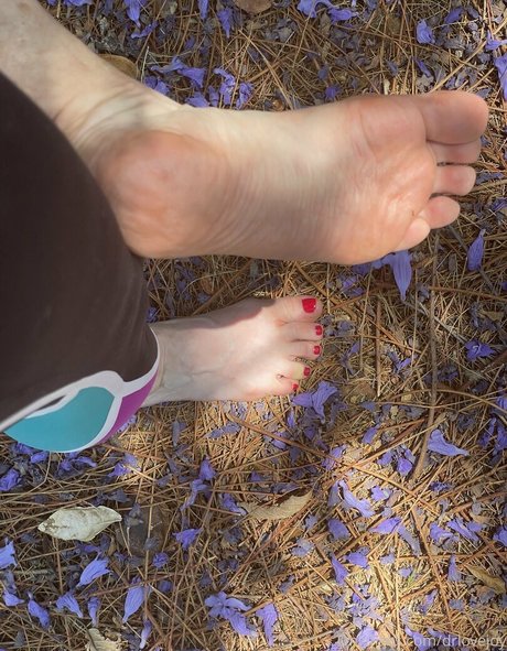 drlovejoy onlyfans model photo