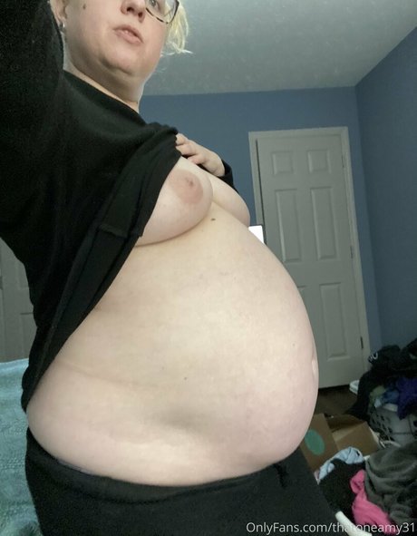 thatoneamy31 onlyfans leaks