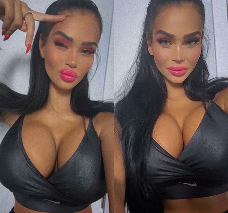 Adriane Linn ass onlyfans