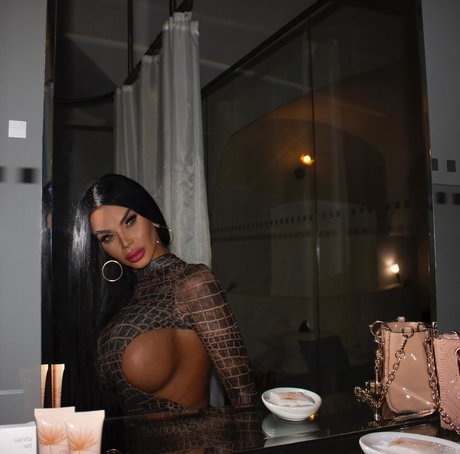 Adriane Linn onlyfans free