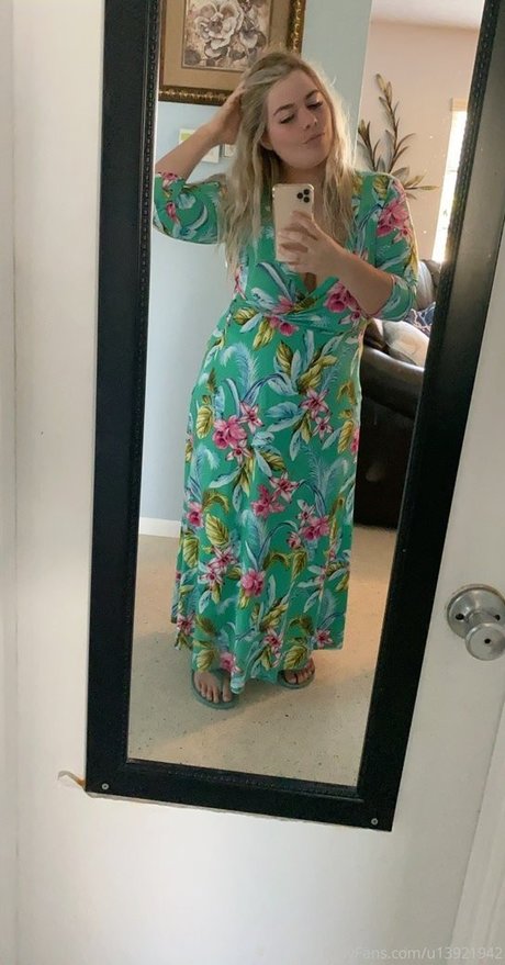 Comewatchkitty nude leak onlyfans