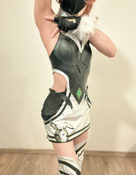 asian gilf onlyfans nude capture