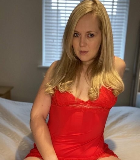 stepmommyfantasy nude onlyfans leak