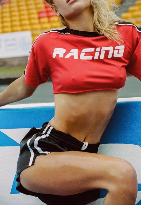 Meredith Mickelson onlyfans strip