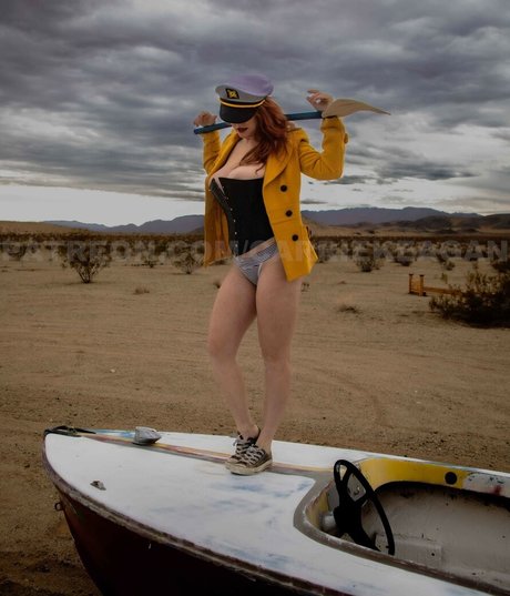 Carrie Keagen  visual