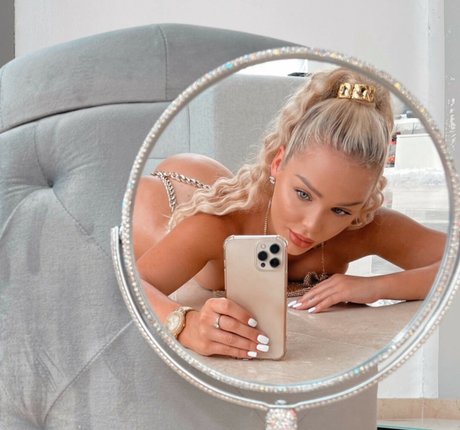 Emmy Russ onlyfans leake