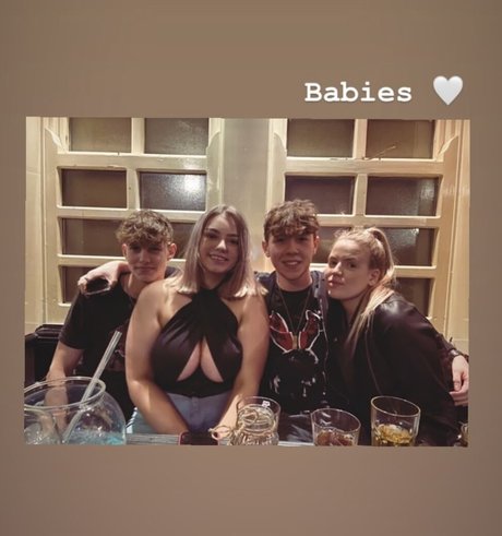 Hollie H onlyfans porn