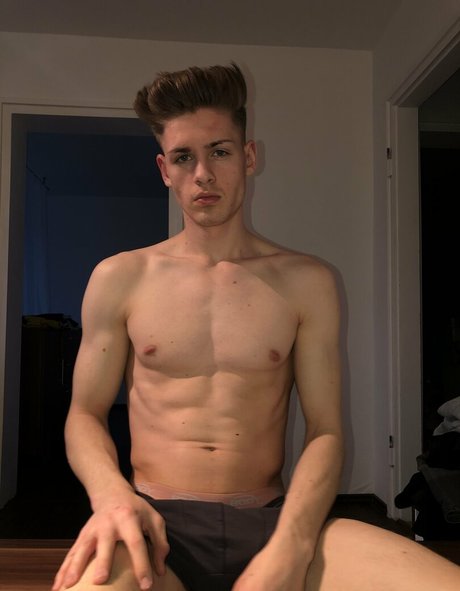 lucashallfree onlyfans model