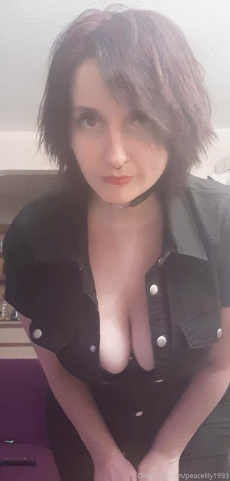 peacelily1993 leaked onlyfans pictures