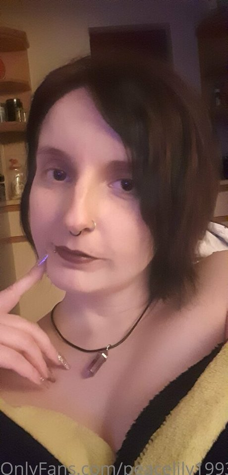 peacelily1993 onlyfans naked
