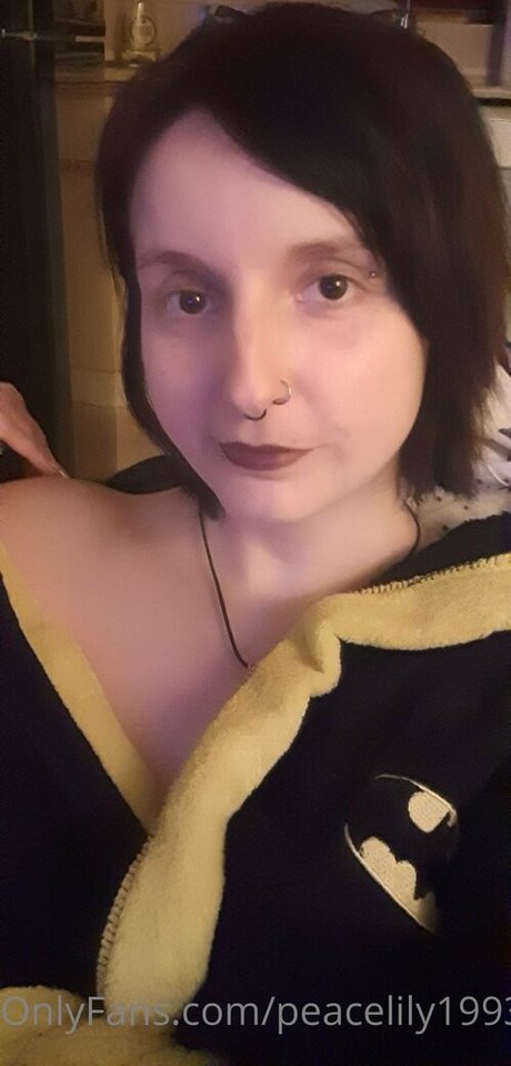 peacelily1993 onlyfans leak