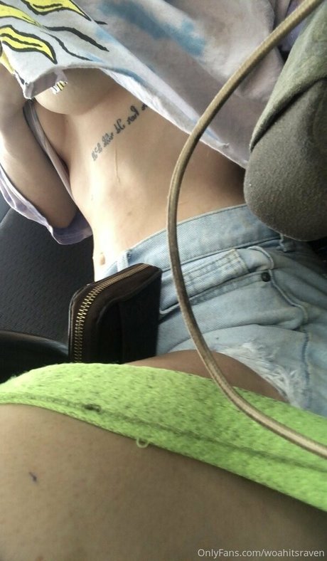 woahitsraven onlyfans nude