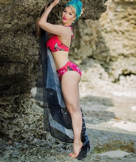 Kitty Orlova onlyfans images