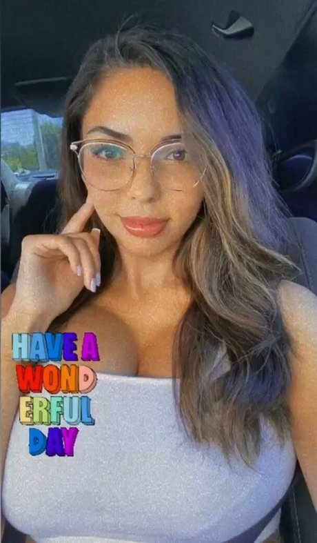 Tara Yazdi boobs onlyfans