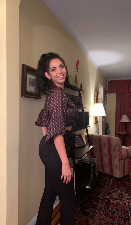 Tara Yazdi en onlyfans