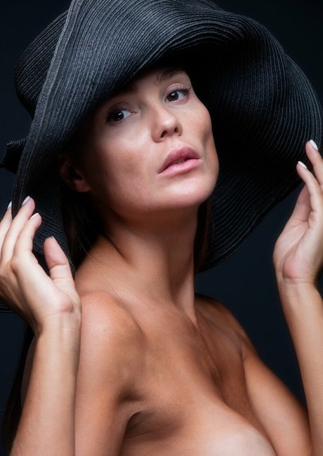 Dasha Levkovich onlyfans striptease