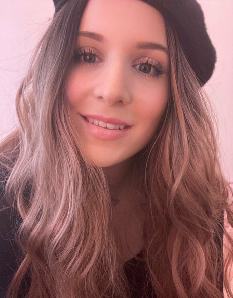 chrissycantwalk onlyfans model photo