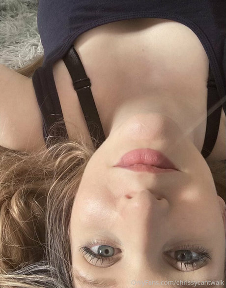 chrissycantwalk onlyfans lesk