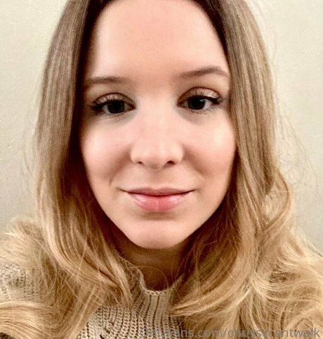 chrissycantwalk  photos