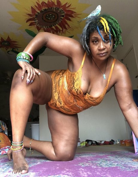 universallovvvve onlyfans model