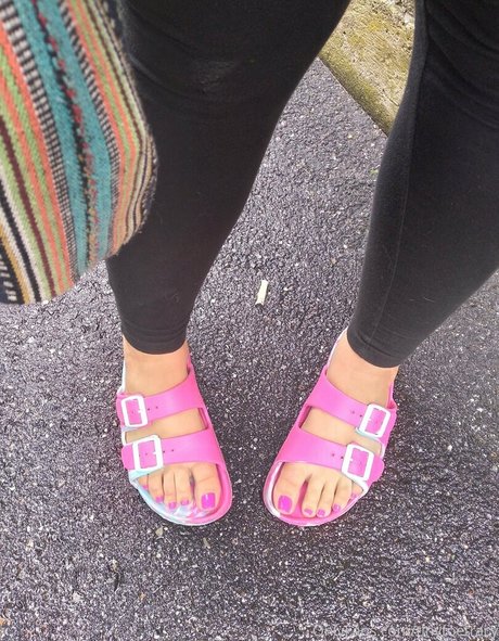 tinytoetracy onlyfans naked