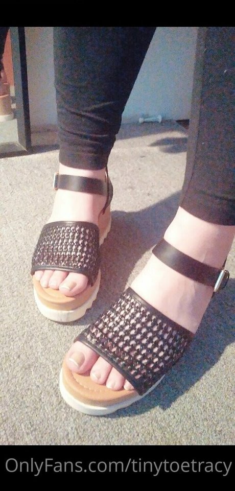 tinytoetracy onlyfans public photos