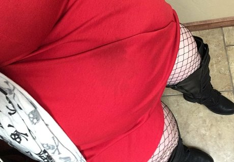 leahloolabelle onlyfans boobs