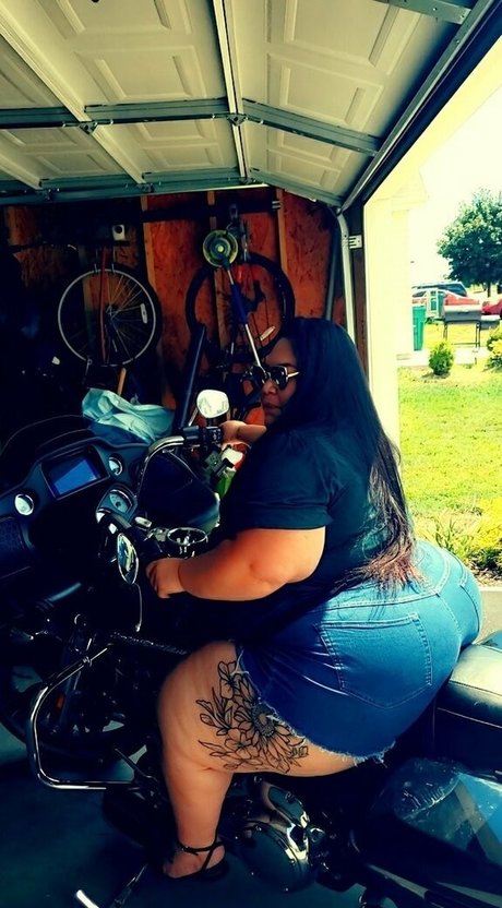 bigbootydee89 only fans sex