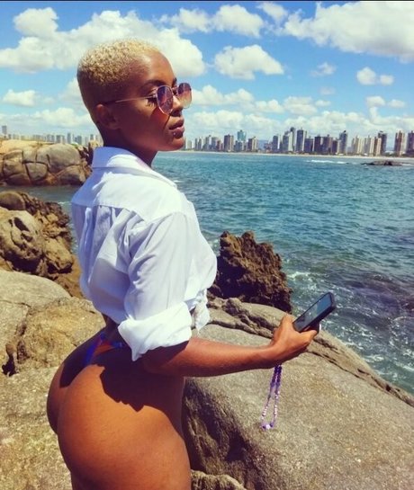 Sayoh Dos Santos onlyfans nude porn