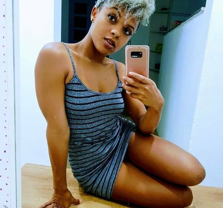 Sayoh Dos Santos only fans pictures