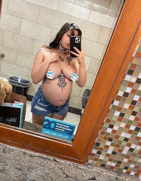 pregnantsnow nudes leaked onlyfans