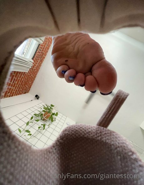 giantessroma onlyfans model